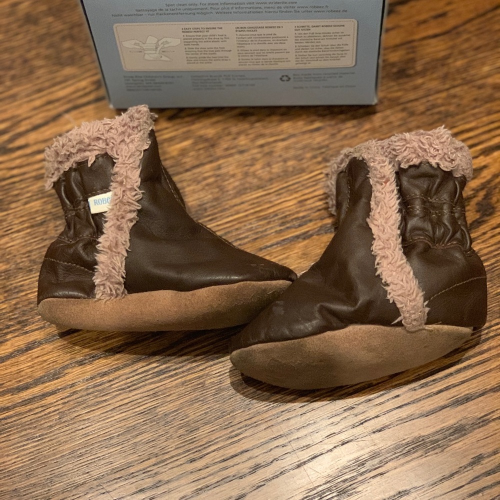 Robeez Classic Boots Brown Soft Soles 12-18 months